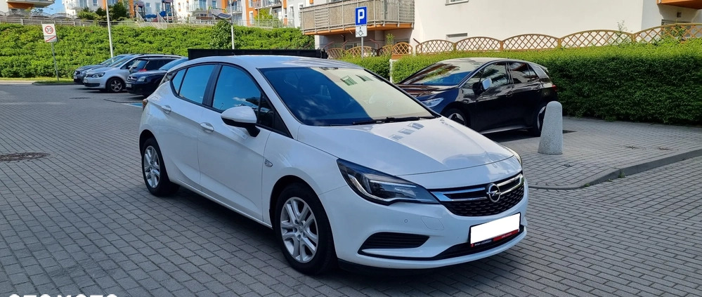 Opel Astra cena 44900 przebieg: 118000, rok produkcji 2019 z Gdańsk małe 154